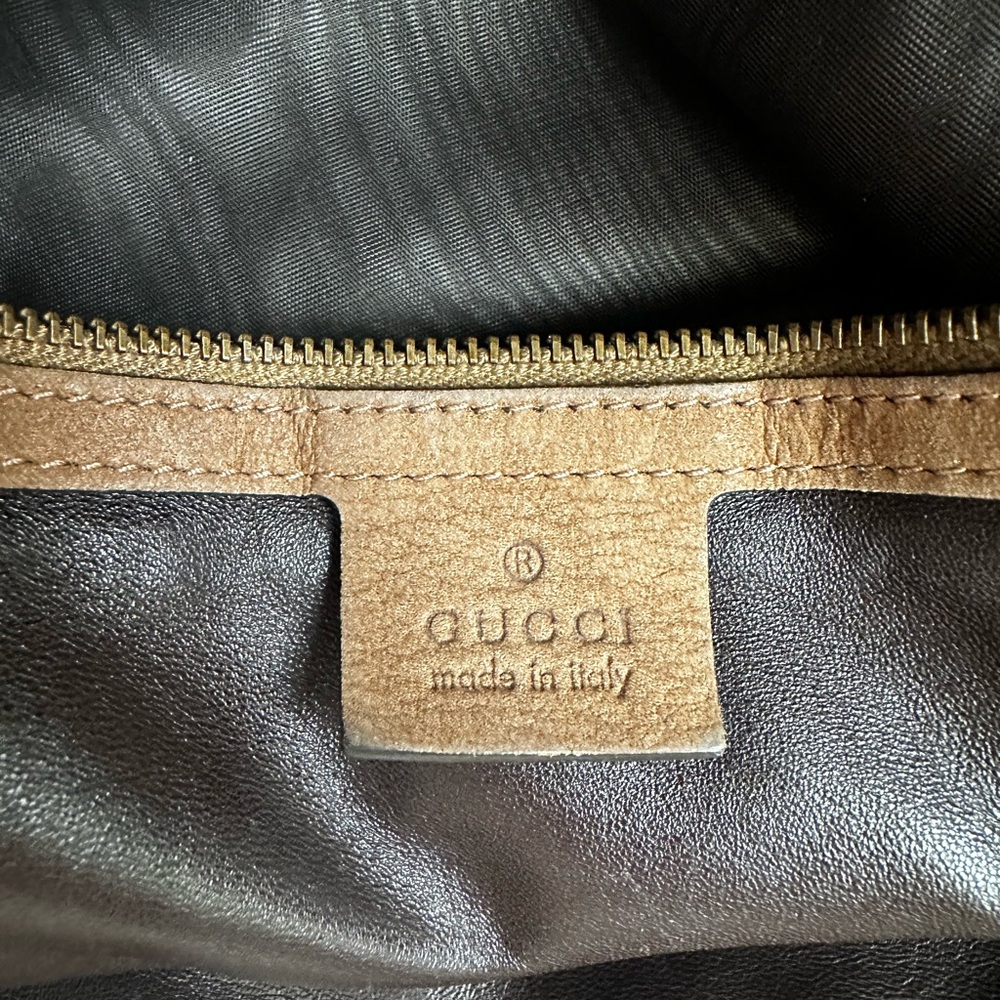 Gorgeous Gucci Python Handbag - Picture 9 of 13